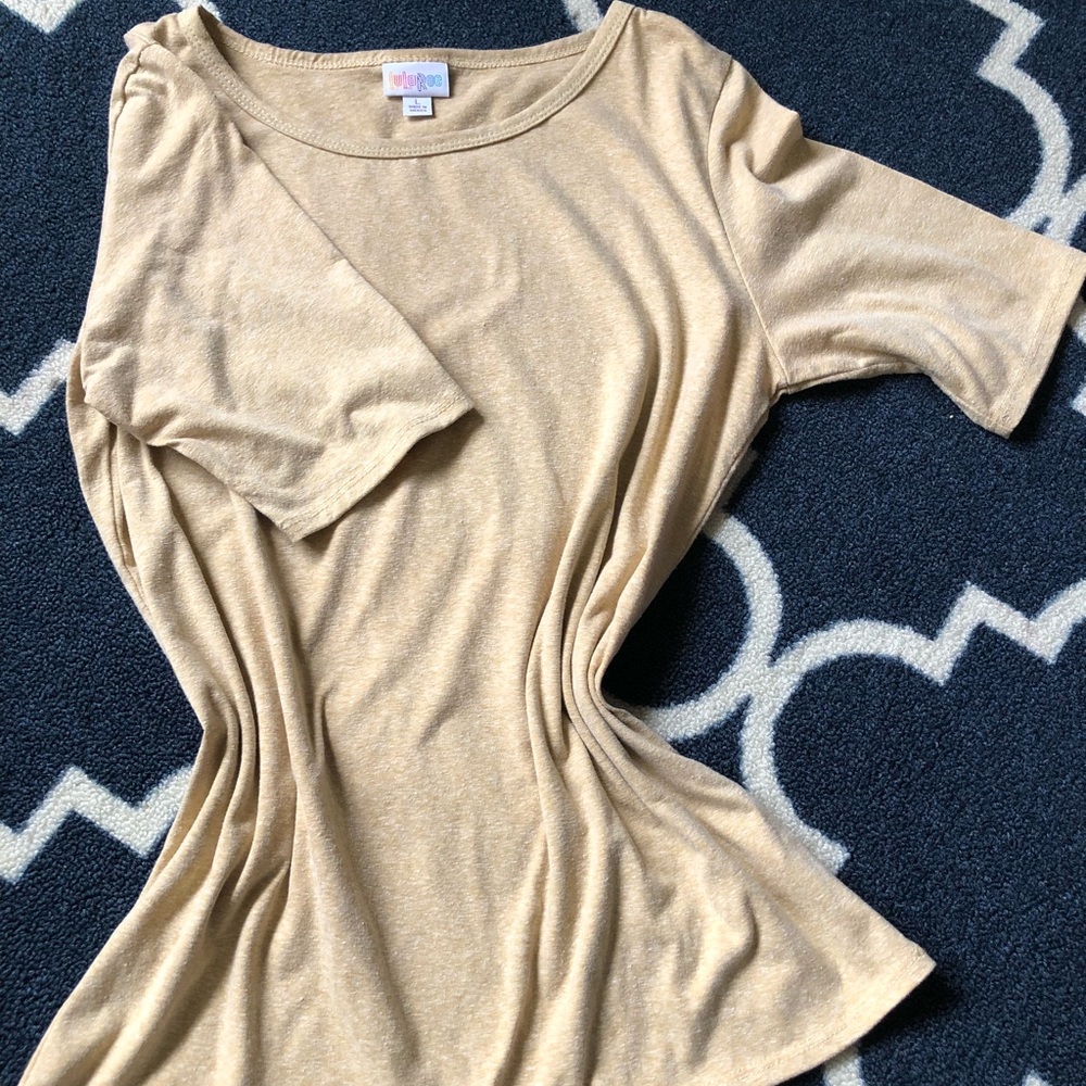 Lularoe Gigi shirt